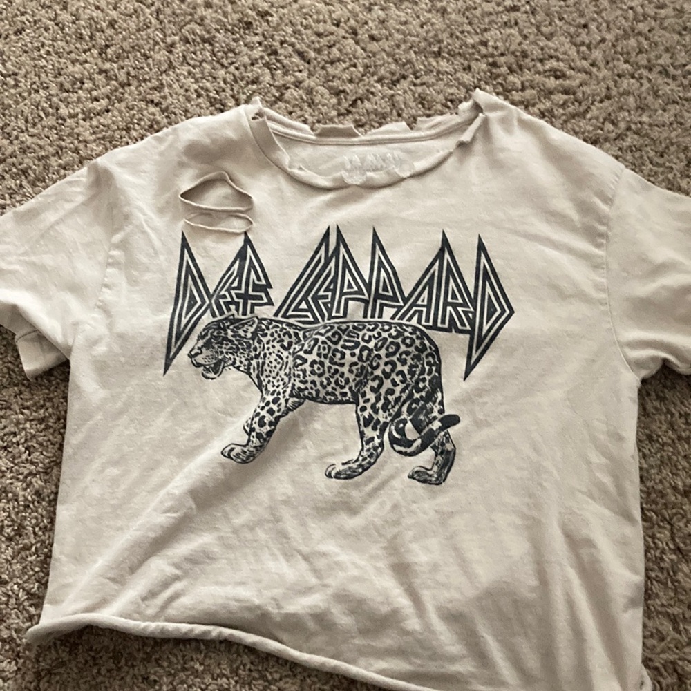 Beige graphic t-shirt